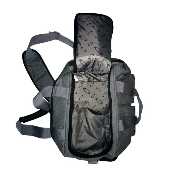OAKLEY DUFFEL BAG BACKPACK Black Tactical Dry Gear - Picture 2 of 3